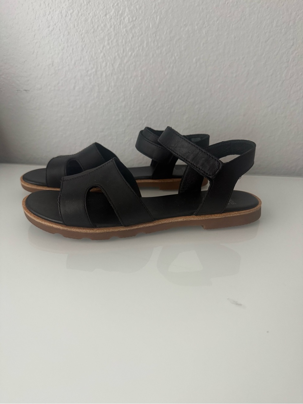 SOREL ELLA III Black Leather Strap Sandal size 7